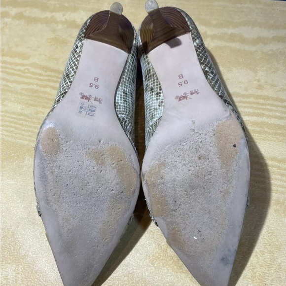 Beautiful nude snakeskin Coach kitten heels - Picture 5 of 7